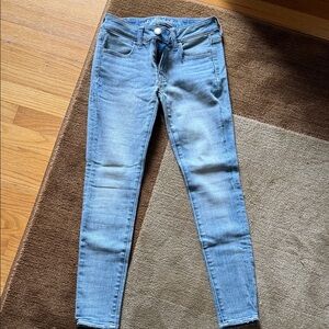 Womens American Eagle light blue wash jegging size 2 short